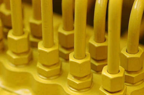 포토 JPG 스튜디오촬영 산업 건설업 실내 근접촬영 사람없음 노란색 여러개 장비 공구 나사 중장비 부속품 파이프 산업재료 볼트 너트 육각형 산업기기 연결부 국내포토 도형 뷰포인트 컬러 다수 내부 도구 산업장비 오브젝트 파일형식