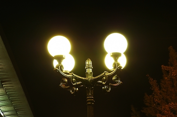 포토 JPG 백그라운드 야경 가로등 사람없음 야외 도시 둥근등 외등 국내포토 공공시설 야간 파일형식 풍경_경치