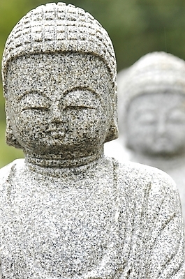 포토 JPG 주간 종교 불교 종교용품 근접촬영 사람없음 야외 아웃포커스 돌_바위 불교용품 부처 돌부처 불타 국내포토 자연요소 뷰포인트 촬영기법 파일형식