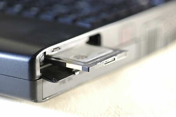 포토 JPG 스튜디오촬영 과학 실내 근접촬영 사람없음 전자제품 가전제품 메모리칩 부속품 오브젝트 하이테크 반도체 산업재료 저장장치 메모리 마이크로드라이브 메모리카드 국내포토 뷰포인트 기술 내부 컴퓨터용품 파일형식