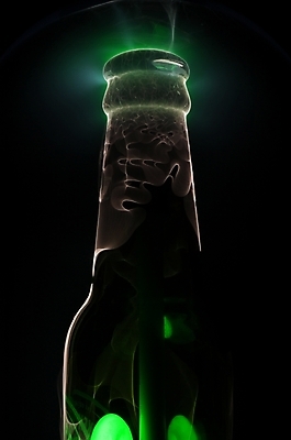 포토 JPG 백그라운드 술병 사람없음 컴퓨터그래픽 그래픽 인테리어 병 신비 맥주병 야광 국내포토 식기 디자인 컨셉 병_용기 맥주 주류 빛 파일형식