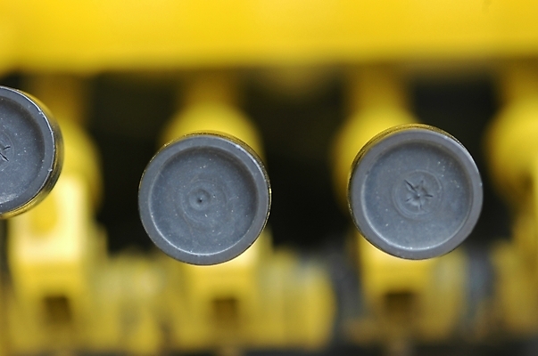 포토 JPG 주간 생활용품 근접촬영 사람없음 야외 노란색 기계 막대기 중장비 산업장비 부속품 파이프 산업재료 관 기어 산업기기 국내포토 자연요소 산업 뷰포인트 컬러 장비 오브젝트 파일형식