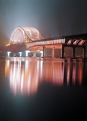 포토 JPG 야경 자연 조명 서울 한국 사람없음 야외 강 도시 한강 방화대교 가교 국내포토 건축물 아시아 다리_건축물 야간 생태계 랜드마크 파일형식 풍경_경치