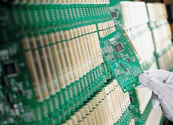 포토 JPG 손 산업 과학 정보통신 첨단산업 사람없음 신체부위 과학기술 부속품 하이테크 반도체 산업재료 전자 국내포토 통신 기술 사람 정보 오브젝트 파일형식