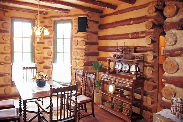 포토 JPG 시설물 현대건축 건축 의자 창문 식탁 탁자 전등 조명 실내 사람없음 장식 인테리어 식당 건축부분 통나무집 국내포토 건축물 디자인 가구 주택 내부 상점 파일형식