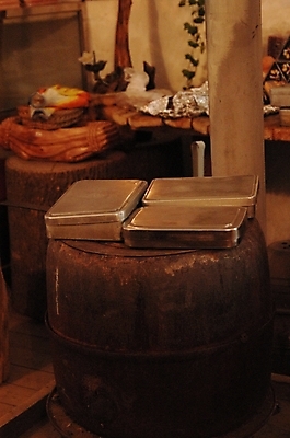 포토 JPG 생활용품 겨울 사람없음 난방기 난로 도시락 난방 연탄 양은도시락 연탄난로 국내포토 계절 음식 오브젝트 난방용품 파일형식