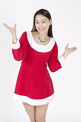포토 JPG 스튜디오촬영 전신 모델 긴머리 여자 기념일 포즈 크리스마스 목걸이 모션 산타옷 생머리 입모양 실내 표정 한명 서기 미소 사람 손짓 이벤트 20대 성인 산타클로스 귀여움 한국인 여자만 여자한명만 성인여자만 청년만 청년여자만 성인한명만 청년여자한명만 성인여자한명만 성인만 국내포토 모양 1 헤어스타일 옷 컨셉 장신구 동양인 청년 내부 입 파일형식