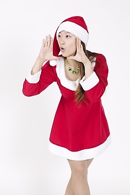 포토 JPG 스튜디오촬영 전신 모델 긴머리 여자 기념일 포즈 크리스마스 목걸이 산타모자 모션 산타옷 생머리 입모양 실내 표정 한명 서기 사람 손짓 이벤트 20대 성인 옆모습 산타클로스 귀여움 외침 한국인 부름 여자만 여자한명만 성인여자만 청년만 청년여자만 성인한명만 청년여자한명만 성인여자한명만 성인만 국내포토 모양 모자_잡화 1 헤어스타일 옷 뷰포인트 컨셉 장신구 동양인 청년 내부 소리 입 파일형식