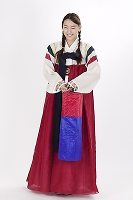 포토 JPG 스튜디오촬영 전신 모델 한국전통 여자 명절 포즈 모션 실내 표정 한명 서기 사람 20대 성인 한국인 전통의상 한복 청사초롱 여자만 여자한명만 성인여자만 청년만 청년여자만 성인한명만 청년여자한명만 성인여자한명만 성인만 국내포토 1 전통 기념일 한국 동양인 청년 내부 초롱 파일형식