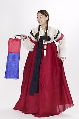 포토 JPG 스튜디오촬영 전신 모델 한국전통 여자 명절 포즈 모션 새해 실내 표정 한명 서기 사람 20대 성인 설날 한국인 전통의상 한복 청사초롱 여자만 여자한명만 성인여자만 청년만 청년여자만 성인한명만 청년여자한명만 성인여자한명만 성인만 국내포토 1 전통 기념일 한국 동양인 청년 내부 초롱 파일형식