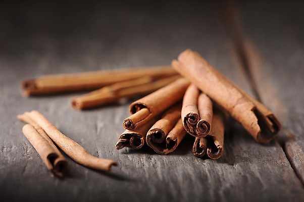 포토 JPG 해외이미지 음식 백그라운드 재료 탁자 건조 요리 사람없음 장식 갈색 막대기 가루 향신료 향 시나몬 해외202004 해외포토 컬러 가구 향미료 파일형식