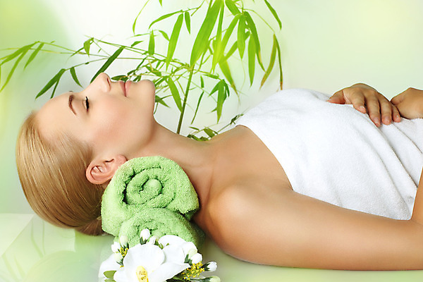 포토 JPG 해외이미지 백인 모델 라이프스타일 웰빙 여자 행복 신체 탁자 휴식 건강 병원 한명 사람 성인 치료 초록색 수건 눕기 약 상점 스파 흰색 마사지 난초 고급 소중 대나무 피부관리 아로마테라피 테라피 내추럴 돌봄 의료성형뷰티 해외202004 해외포토 서양인 나무 식물 1 감정 컬러 가구 컨셉 의학 모션 생활 위생용품 뷰티 파일형식