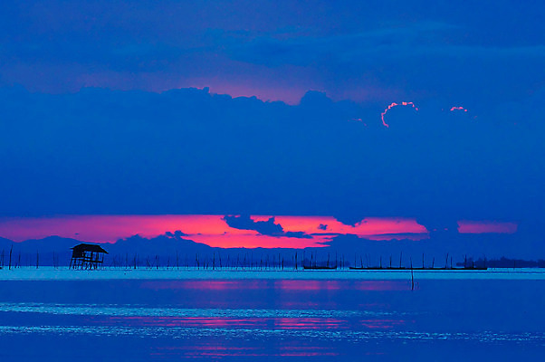 포토 JPG 해외이미지 호수 물결 파도 바다 백그라운드 패턴 자연 벽지 하늘 표면 추상 사람없음 물 파란색 빛 강 반사 평화 환경 침묵 젖음 추위 신선 만 투명 액체 서핑 떨어짐 매끈함 시원함 순수 질감 장면 내추럴 깊이 터키석 해외202004 해외포토 자연요소 컬러 컨셉 무늬 소리 수상스포츠 감각 보석 생태계 파일형식