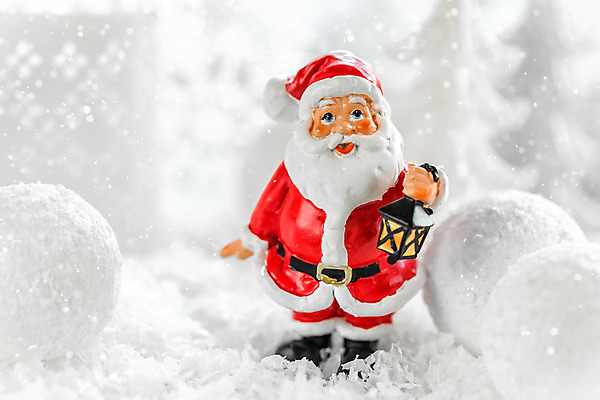 포토 JPG 해외이미지 전통 디자인 남자 행복 백그라운드 크리스마스 겨울 공 새로움 사람 사람없음 장식 빨간색 산타클로스 축제 장식볼 흰색 눈송이 은색 12월 고립 해외202004 해외포토 계절 기념일 감정 컬러 컨셉 눈_날씨 날짜 파일형식