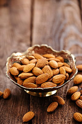 포토 JPG 해외이미지 음식 백그라운드 다이어트 채소 과일 재료 자연 탁자 건조 건강 요리 씨앗 사람없음 목재 갈색 쌓기 주방 어둠 에너지 견과류 껍질 신선 그룹 사발 맛 굽기 먹기 묘사 오브젝트 유기농 알맹이 날것 아몬드 흙더미 내추럴 단백질 식용 채식주의자 많음 비건 맛있는 해외202004 해외포토 나무 식물 웰빙 컬러 가구 컨셉 모션 흙 사기그릇 구이 생태계 채식 영양소 파일형식 더미