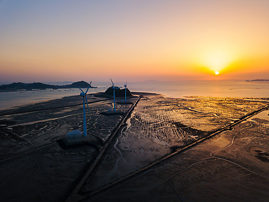 포토 JPG 해외이미지 실루엣 유럽 산업 바다 섬 자연 하늘 바람 한국 안테나 풍경 사람없음 물 여름 빛 강 환경 일몰 에너지 보트 각도 포트 스카이라인 템스강 해외202004 해외포토 자연요소 계절 나라 아시아 배_교통 통신 날씨 잉글랜드 촬영기법 노을 생태계 파일형식