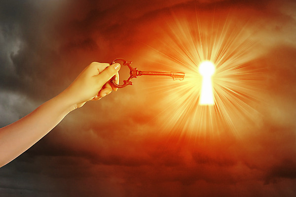 포토 JPG 해외이미지 손 컨셉 비즈니스 손가락 성공 열쇠 협력 주택 사람 사람없음 문 펼침 도전 흰색 잡기 비즈니스맨 오픈 구멍 퍼즐 재산 암호 신비 비밀 호기심 시작 기회 잠금 열쇠구멍 문제 해결 접근 해외202004 해외포토 남자 감정 컬러 모션 건물 신체부위 금융 직장인 보안 파일형식