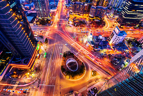 포토 JPG 해외이미지 여행 백그라운드 모션 서울 한국 안테나 사람없음 건물 빛 도시풍경 사무실 탑 고층빌딩 도시 시간 도심 야간 소프트포커스 교차로 바쁨 지역 대도시 스카이라인 남쪽 블러 해외202004 해외포토 자연요소 건축물 아시아 길 비즈니스 통신 촬영기법 풍경 빌딩 방향 파일형식