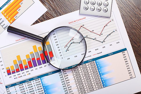 포토 JPG 해외이미지 종이 컨셉 회사 비즈니스 통계 탁자 그래프 직장 사람없음 사무실 펜 볼펜 자료 계산기 정보 키보드 업무 계획 오브젝트 보고서 문서 해외202004 해외포토 가구 문구용품 필기구 장비 작업 파일형식