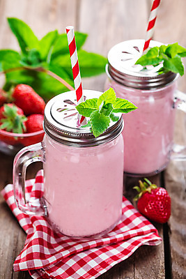 포토 JPG 해외이미지 라이프스타일 접시 열매 음료 음식 분홍색 백그라운드 다이어트 과일 유리 탁자 딸기 디저트 바나나 건강 사람없음 목재 빨간색 주스 우유 추위 시골 신선 칵테일 항아리 달콤 아침식사 혼합 민트 크림 상쾌 유기농 날것 비타민 밀짚 요거트 쉐이크 떨림 석공 스무디 요구르트 채식주의자 디톡스 맛있는 해외202004 해외포토 나무 식물 식기 웰빙 감정 컬러 가구 재료 모션 재질 유제품 주류 생활 식사 도자기 맛 짚 허브 채식 영양소 파일형식