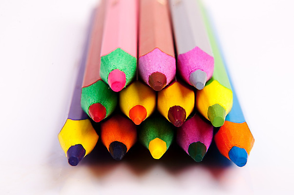 포토 JPG 해외이미지 분홍색 백그라운드 색연필 미술 사람없음 목재 빨간색 초록색 파란색 컬러풀 갈색 노란색 보라색 오브젝트 날카로움 스펙트럼 해외202004 해외포토 나무 컬러 재료 문화예술 학용품 파일형식