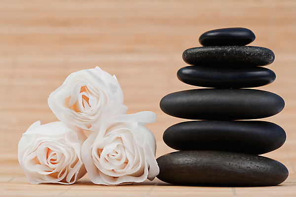 포토 JPG 해외이미지 꽃잎 꽃 백그라운드 사람없음 쌓기 검은색 스파 조약돌 흰색 마사지 난초 테라피 해외202004 해외포토 식물 컬러 모션 뷰티 돌_바위 파일형식