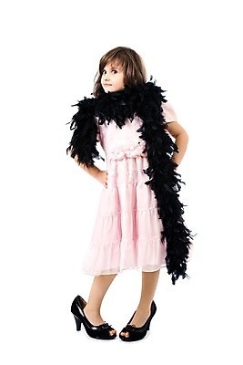 포토 JPG 해외이미지 백인 응시 드레스 옷 여자 딸 얼굴 어린이 분홍색 포즈 백그라운드 신발 장난 장신구 상상 놀이 한명 서기 사람 성인 유행 흰색 표현 아기 화려 우아함 작음 큼 공상 고립 양발 천진난만 해외202004 해외포토 서양인 1 시선 컬러 컨셉 가족 모션 신체부위 크기 파일형식