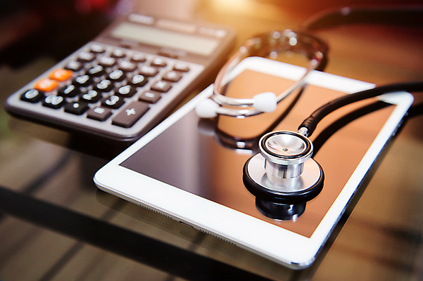 포토 JPG 해외이미지 컨셉 인터넷 청진기 모바일 건강 사람 사람없음 스마트폰 핸드폰 컴퓨터 약 자료 장비 의사 정보 키보드 바이러스 수리 벌레 어플리케이션 위협 스마트 오브젝트 검색 잠금 보안 감염 시스템 고정 온라인 유지 발견 돌봄 업데이트 오류 지원 해외202004 약함 해외포토 곤충 의학 의료기기 모션 안전 전자제품 스마트기기 의료진 파일형식