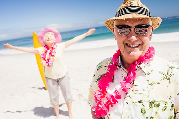 포토 JPG 해외이미지 백인 커플 여자 노년 남자 행복 모래 파도 바다 하늘 휴가 함께함 사랑 야외 두명 물 파란색 노후 햇빛 맑음 밀짚모자 70대 노인만 해외202004 해외포토 자연요소 서양인 모자_잡화 감정 컬러 컨셉 관계 날씨 사람 성인 태양 성인만 파일형식