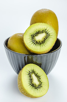 포토 JPG 해외이미지 조각 과일 키위 사람없음 흰배경 담기 슬라이스 해외202004 해외포토 백그라운드 모션 흰색 파일형식