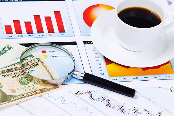 포토 JPG 해외이미지 종이 커피 돈 비즈니스 통계 탁자 돋보기 그래프 설계 직장 사람없음 컵 사무실 연필 펜 달러 자료 계산기 책상 분석 문서 해외202004 해외포토 식기 음료 가구 컨셉 회사 문구용품 학용품 필기구 장비 재산 파일형식