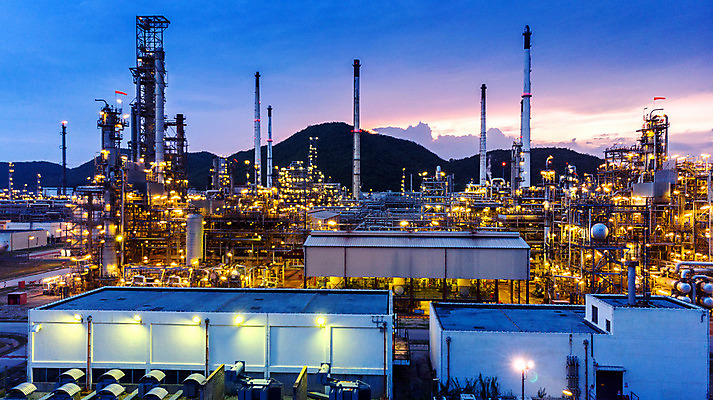 포토 JPG 해외이미지 식물 산업 백그라운드 비즈니스 공장 하늘 안테나 굴뚝 사람없음 경제 파란색 빛 글로벌 환경 탑 금속 힘 일몰 에너지 오염 연기 제조 기름 휘발유 석유 야간 수증기 파이프 탱크 연료 가스 수납 튜브 공학 철강 터미널 파이프라인 화학물질 해외202004 해외포토 자연요소 건축물 교육 음식 컬러 통신 공업 재질 노을 화학 파이프_관 파일형식