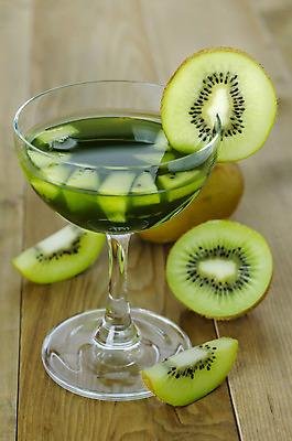 포토 JPG 해외이미지 조각 과일 잔 키위 사람없음 주스 슬라이스 해외202004 해외포토 식기 음료 파일형식