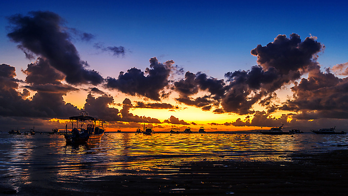 포토 JPG 해외이미지 구름 실루엣 호수 파도 바다 여행 백그라운드 오렌지 교통시설 자연 하늘 낚시 날씨 어류 풍경 사람없음 야외 빨간색 물 여름 파란색 빛 강 컬러풀 햇빛 태양 반사 평화 일출 황혼 일몰 만 어선 보트 야간 저녁 낚시꾼 포트 옛날 수평선 해외202004 해외포토 자연요소 계절 컬러 교통 컨셉 과일 레저 촬영기법 노을 수중동물 배 밤 시설 생태계 선박 파일형식