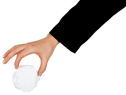 포토 JPG 해외이미지 손 여자 종이 백그라운드 2 공 손가락 정장 사람없음 우주 공백 흰색 잡기 좌절 쓰레기 페이지 팔 시트 소매 찌그러짐 고립 구김 압력 여의주 폐휴지 해외202004 해외포토 옷 감정 컬러 컨셉 모션 사람 신체부위 화장지 파일형식