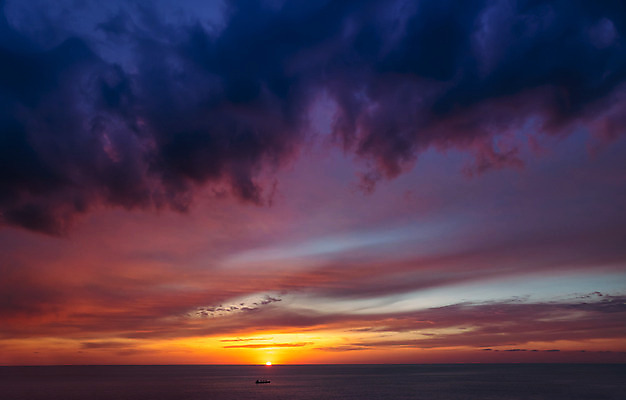 포토 JPG 해외이미지 바다 여행 백그라운드 자연 하늘 풍경 사람없음 야외 빛 햇빛 태양 노란색 평화 일출 맑음 황혼 일몰 수평선 해외202004 해외포토 자연요소 컬러 컨셉 날씨 노을 생태계 파일형식