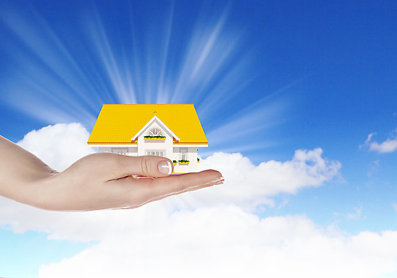 포토 JPG 해외이미지 손 부동산 주택 들기 건물 신체부위 판매 미니어처 재산 소유 제의 해외202004 해외포토 건축물 모션 사람 금융 모형 파일형식