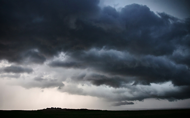 포토 JPG 해외이미지 구름 자연 하늘 날씨 풍경 사람없음 어둠 시골 위험 폭풍 뇌우 심각 폭풍우 힘찬 해외202004 해외포토 자연요소 컨셉 비_날씨 자연재해 생태계 파일형식