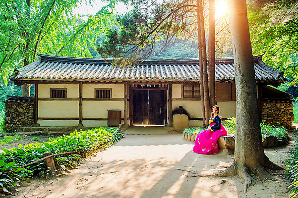 포토 JPG 해외이미지 모델 전통 손 드레스 옷 여자 꽃 행복 아시아 분홍색 백그라운드 비즈니스 자연 새로움 한국 한명 서기 사람 동양인 10대 빨간색 초록색 유행 활발 인사 발표 행운 연도 사인 스타일 해외202004 해외포토 식물 1 감정 나라 컬러 컨셉 모션 청소년 인종 신체부위 예절 생태계 파일형식