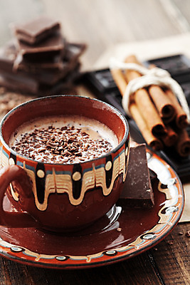 포토 JPG 해외이미지 라이프스타일 커피 음료 음식 탁자 디저트 따뜻함 사람없음 컵 갈색 초콜릿 머그컵 뜨거움 액체 막대기 달콤 향신료 코코아 라떼 해외202004 해외포토 식기 컬러 가구 생활 맛 향미료 파일형식