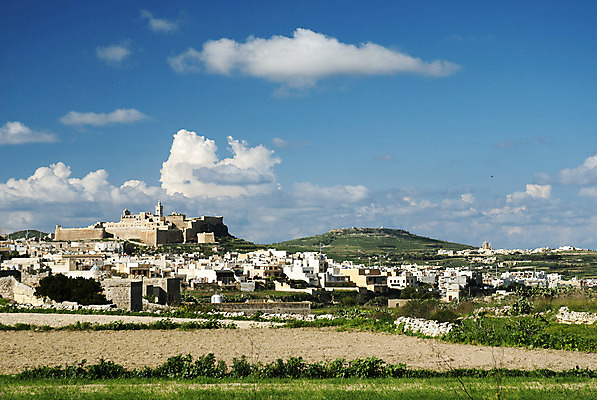 포토 JPG 해외이미지 유럽 섬 여행 건축양식 풍경 사람없음 여름 여행객 맑음 시골 지중해 몰타섬 해외202004 해외포토 계절 건축 나라 바다 날씨 사람 몰타 파일형식