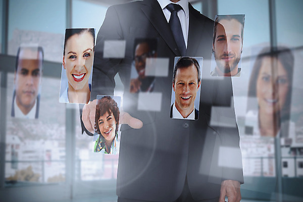 포토 JPG 해외이미지 백인 여자 남자 얼굴 40대 중년 50대 비즈니스 실내 여러명 상반신 20대 앞모습 사무실 스크린 터치 가리킴 비즈니스맨 선택 경영자 채용 터치스크린 후보 해외202004 해외포토 서양인 뷰포인트 다수 컨셉 사람 손짓 청년 성인 내부 신체부위 직장인 리더 파일형식