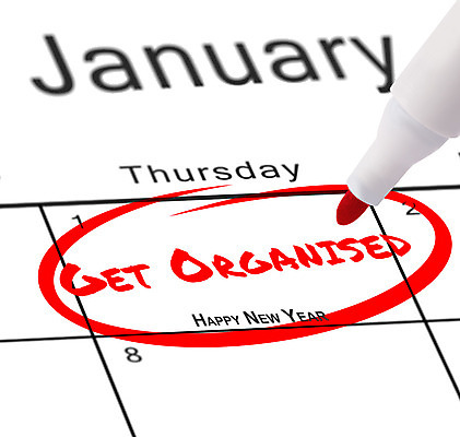 포토 JPG 해외이미지 텍스트 표시 문구용품 잉크 사람없음 빨간색 파란색 펜 달력 흰색 기록 원형 날짜 그림 해피뉴이어 1월 월 해외202004 해외포토 도형 컬러 필기구 새해인사 오브젝트 파일형식