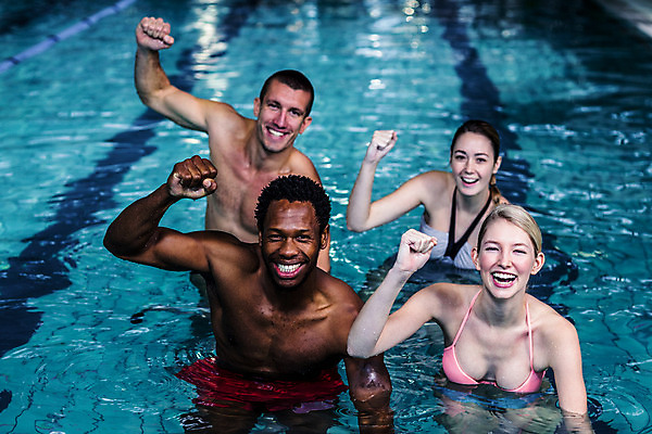 포토 JPG 해외이미지 백인 여자 남자 수영복 행복 스포츠 응원 수영장 건강 사람 여러명 20대 물 운동 흥분 체육관 해외202004 해외포토 자연요소 서양인 옷 감정 다수 청년 파일형식