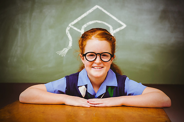 포토 JPG 해외이미지 백인 모자 학생 여자 교육 행복 안경 어린이 일러스트 졸업 교실 학교 성공 초등학교 한명 미소 컴퓨터그래픽 그래픽 학습 스터디 디지털 칠판 책상 흰배경 빨간머리 소녀한명만 해외202004 해외포토 서양인 1 헤어스타일 잡화 감정 가구 백그라운드 컨셉 표정 사람 흰색 여자한명만 소녀만 파일형식