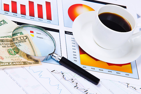 포토 JPG 해외이미지 종이 커피 돈 비즈니스 통계 탁자 돋보기 그래프 설계 직장 사람없음 컵 사무실 연필 펜 달러 자료 계산기 책상 분석 문서 해외202004 해외포토 식기 음료 가구 컨셉 회사 문구용품 학용품 필기구 장비 재산 파일형식