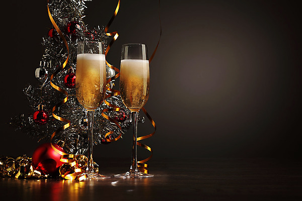 포토 JPG 해외이미지 디자인 기념일 행복 리본 음료 백그라운드 크리스마스 겨울 검은배경 새로움 기념 선물 사랑 사람없음 빛 상자 파티 축제 낭만 축하 알코올 샴페인 샴페인잔 해외202004 해외포토 계절 감정 컨셉 술잔 주류 이벤트 검은색 파일형식