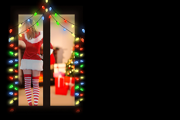 포토 JPG 해외이미지 백인 라이프스타일 디자인 여자 노년 크리스마스 거실 가정 청소년 전등 양말 아파트 주택 선물 한명 20대 장식 빨간색 크리스마스트리 섹시 산타클로스 디지털 축제 흰색 축하 소프트포커스 벽난로 전나무 빛망울 노인남자한명만 카피스페이스 해외202004 해외포토 서양인 나무 1 기념일 컬러 컨셉 조명 촬영기법 사람 청년 성인 건물 생활 빛 공백 남자한명만 노인남자만 파일형식