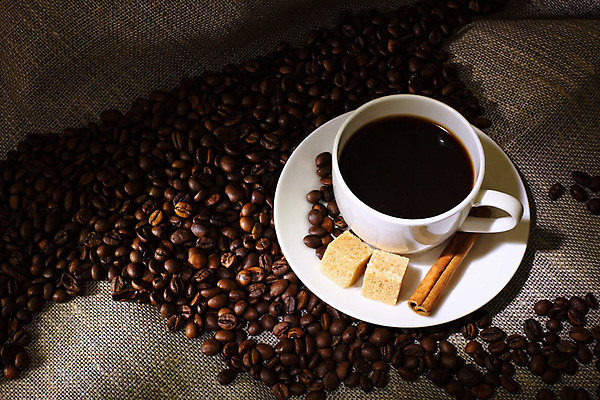 포토 JPG 해외이미지 접시 커피 음료 음식 탁자 따뜻함 사람없음 컵 갈색 검은색 거품 카페 머그컵 흰색 뜨거움 낟알 컵받침 카푸치노 에스프레소 모카 카페인 해외202004 해외포토 식기 컬러 가구 상점 받침대 파일형식