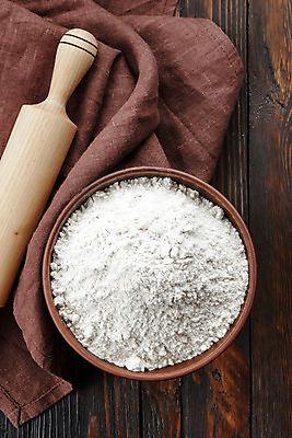 포토 JPG 해외이미지 음식 백그라운드 재료 탁자 요리 사람없음 목재 갈색 쌓기 주방 흰색 기구 사발 가루 준비 유기농 날것 반죽 밀가루 밀가루반죽 통밀 해외202004 해외포토 나무 웰빙 컬러 가구 모션 사기그릇 밀 파일형식